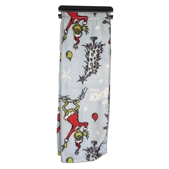 The Grinch Christmas Oversized 50x70 Ultra Soft Throw Blanket NWT TikTok Viral - Picture 2 of 5